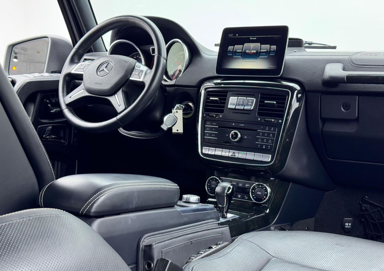 Mercedes-Benz G 500 Std 4.0L (422 HP) 2017 Mercedes-Benz G 500, wrapped in silver matt, Full Service History, GCC