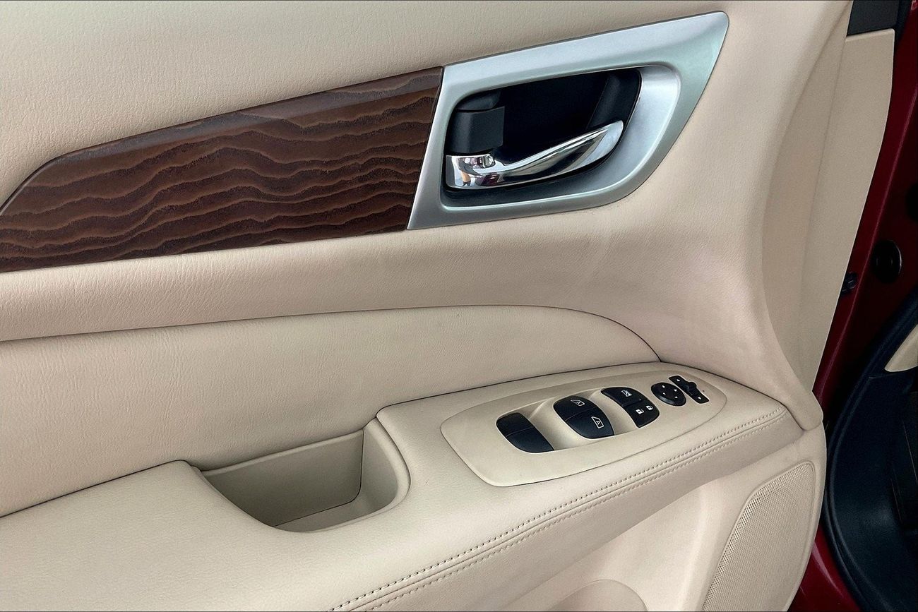 Nissan Pathfinder SV