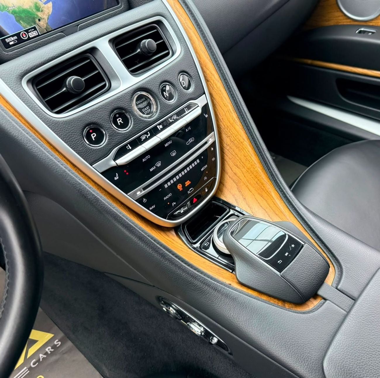 Aston Martin DB11 STD 2018 Aston Martin DB11 V12 Coupe, Service History, Fully Loaded, Excellent Condition, Japanese