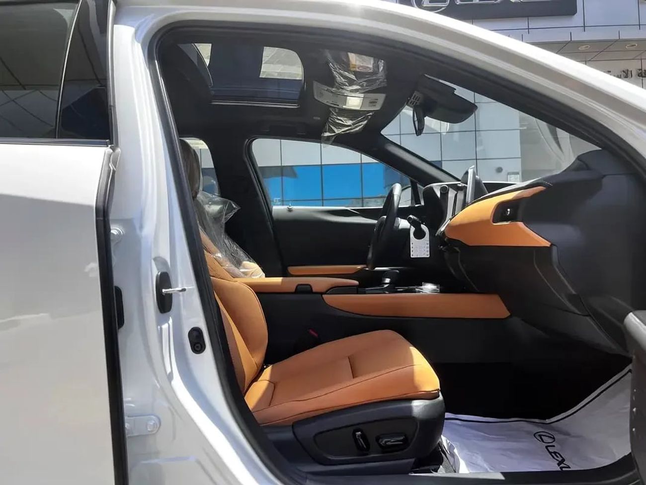لكزس UX300h Prime Lexus UX 300e 2025 مواصفات خليجية