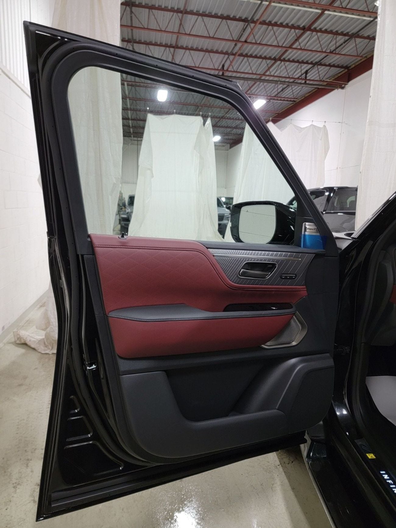 Infiniti QX80  Captain Chairs 3.5L