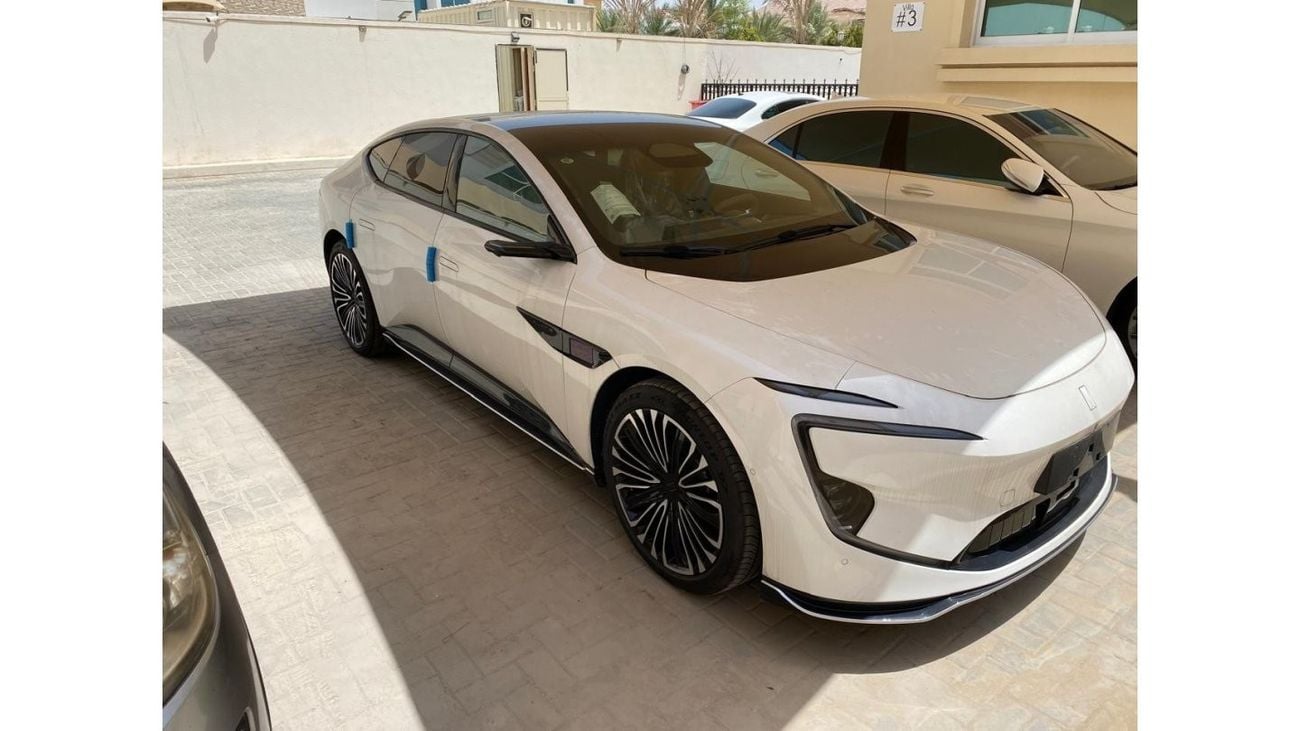 Avatr 12 Avatr 12 2024 RWD Three Lidar Luxury Edition only for local this car register in Abu Dhabi