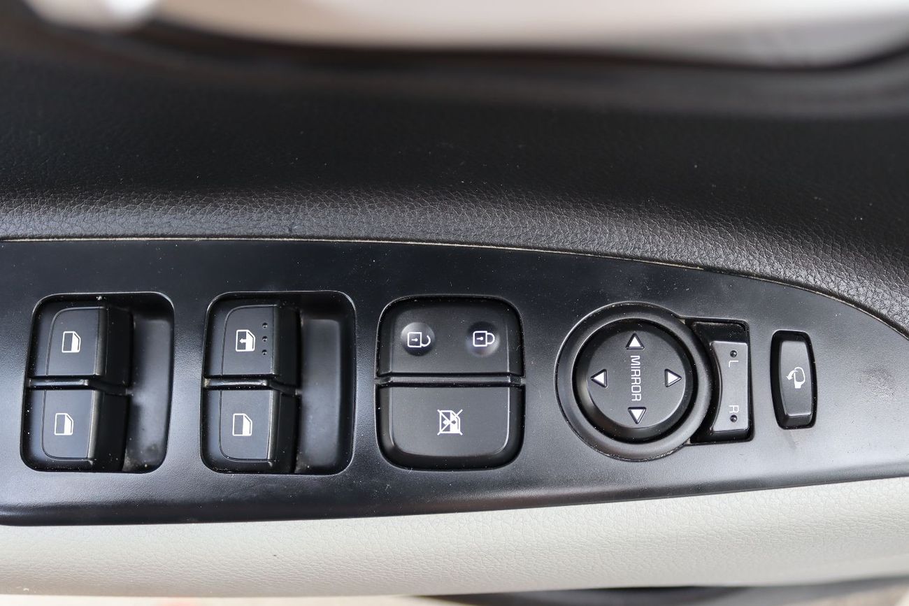 كيا ريو EX خالية من الحوادث - خليجي - مكينة 1400 سي سي - بحالة ممتازة من الداخل والخارج