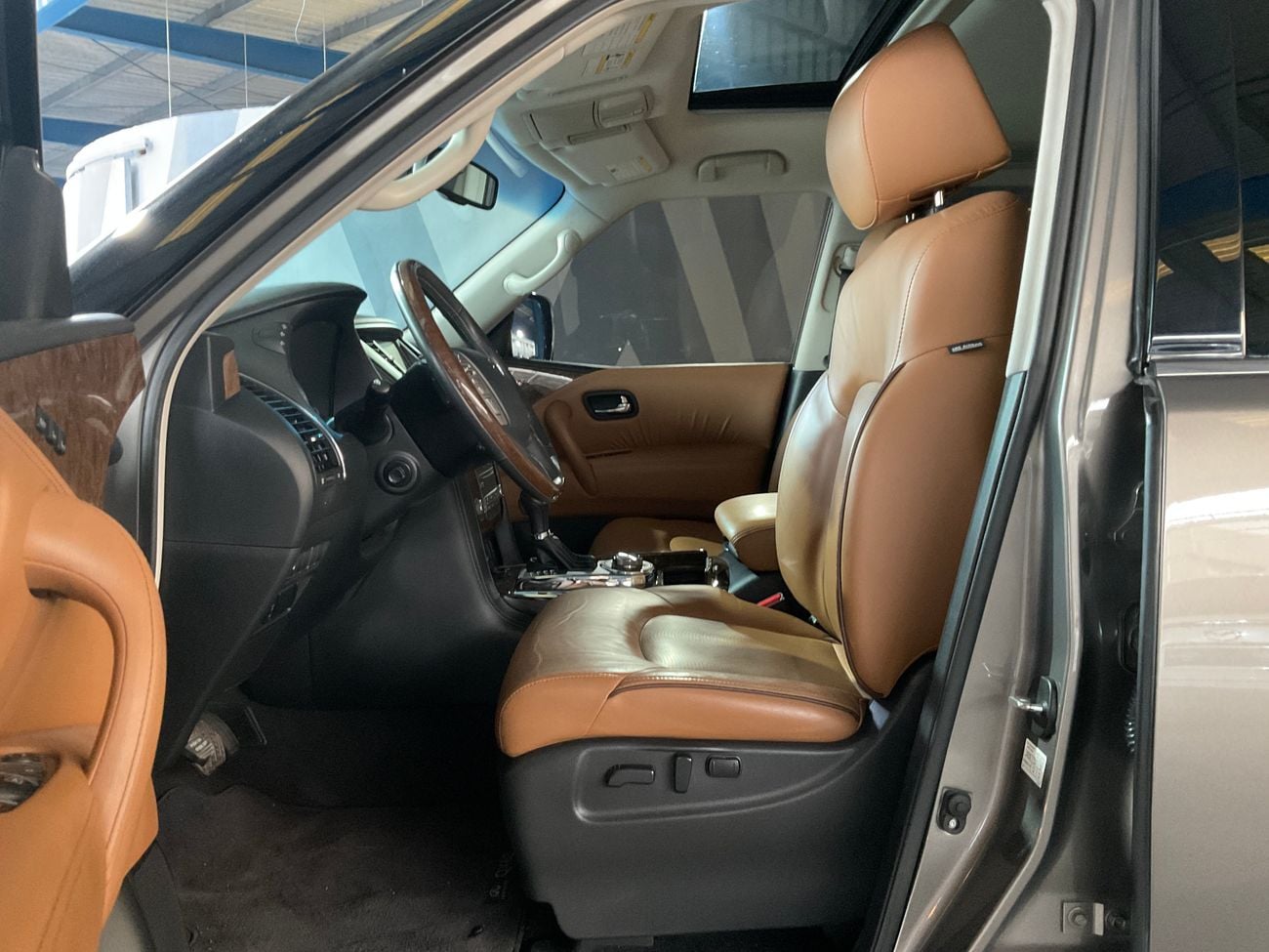 Infiniti QX80 5.6 8STR 4WD AUTO EXCELLENCE | Guaranteed Warranty | 0 Down Payment