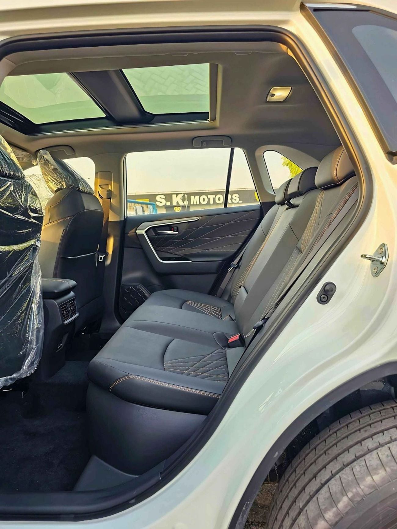 Toyota RAV4 HYBRID/ELITE PLUS E-CVT/2.5L V4 4WD/PANORAMIC ROOF, POWER SEATS (CODE # RHEP4)