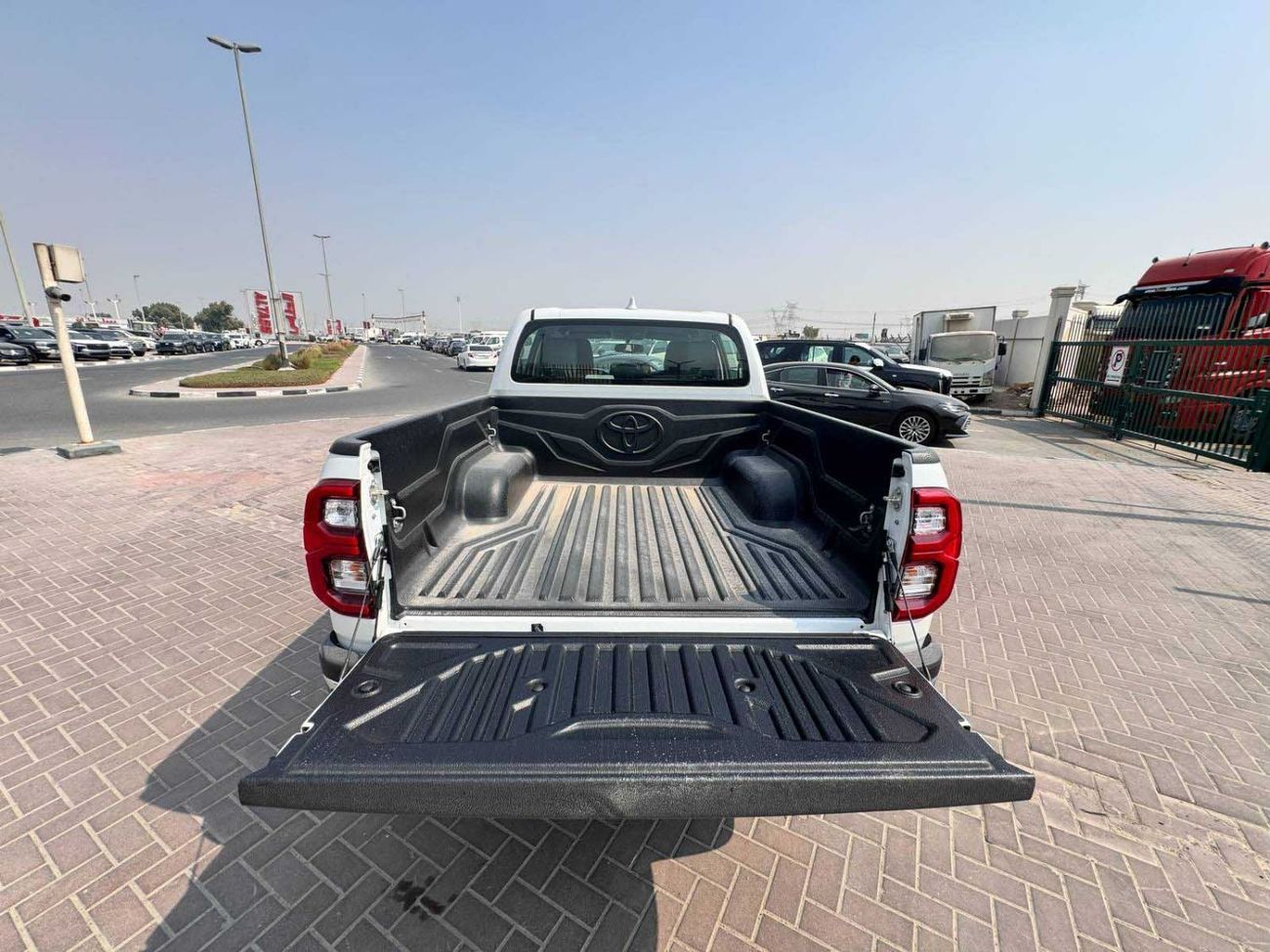 Toyota Hilux 2025 TOYOTA RIGHT HAND DRIVE HILUX TOP-LINE D/CAB 2.8L DIESEL BRAND NEW 0KM