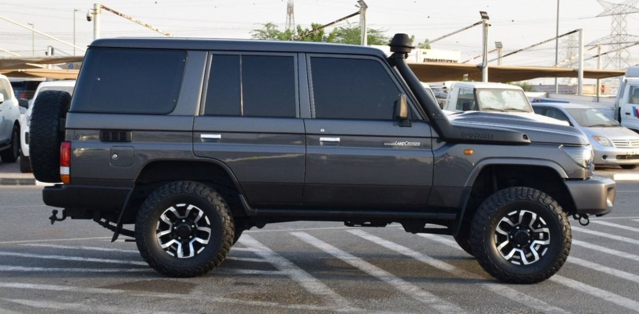 Toyota Land Cruiser 70 Toyota Land Cruiser 70 Hard Top