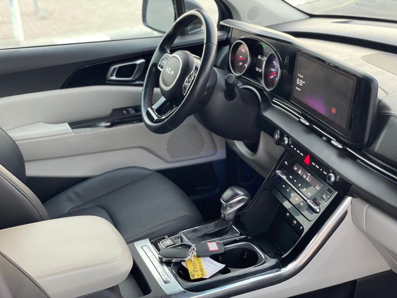 Kia Carnival 2022 EX 3.5L V6 - Full Option - 8 Seater - Front & Rear Radar Sensor - Trunk / Door Ful