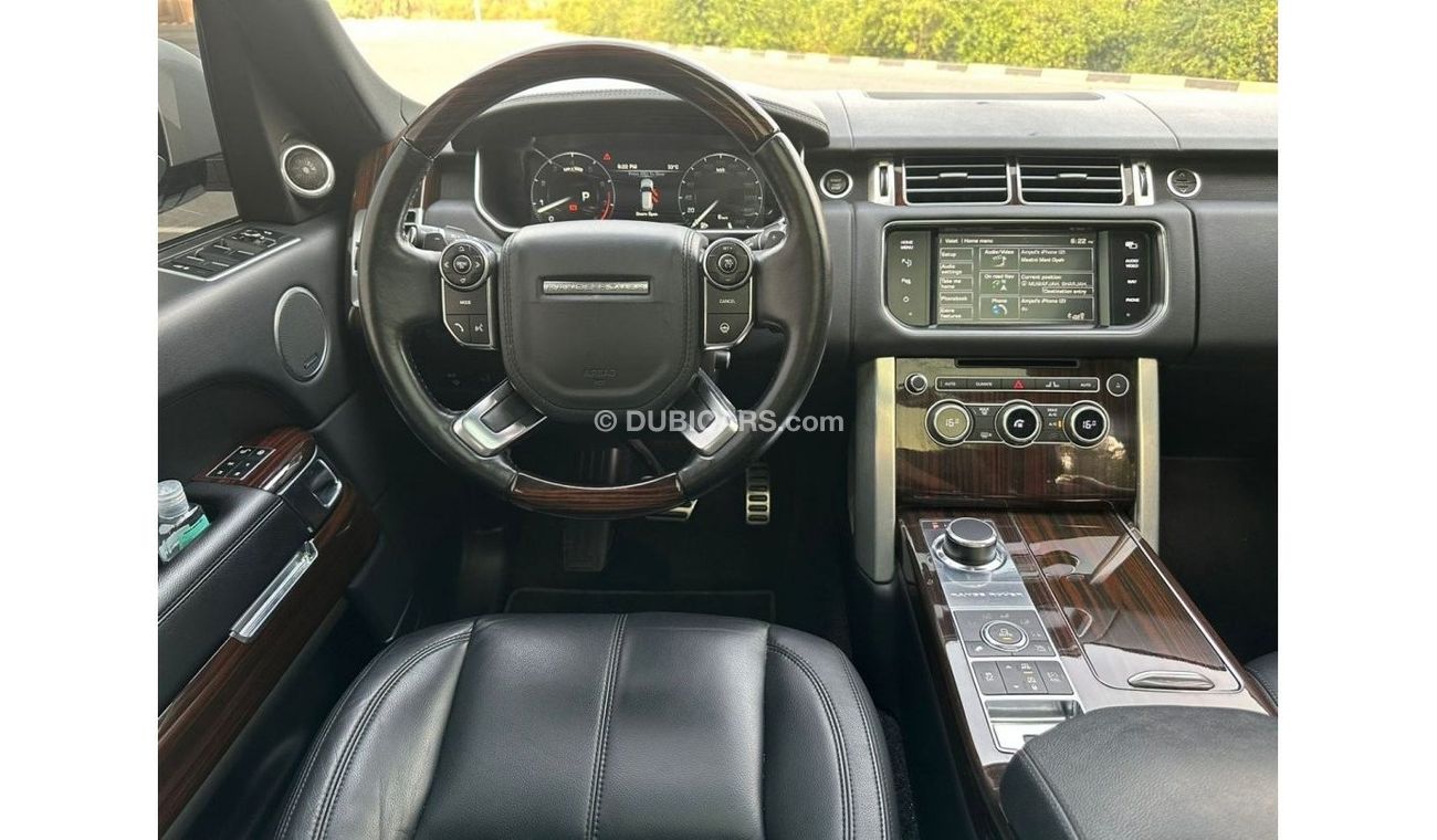 Land Rover Range Rover VOGUE HSE 2015 GCC V8 ORIGINAL PAINT // FULL SERVICE HISTORY // ACCIDENT FREE