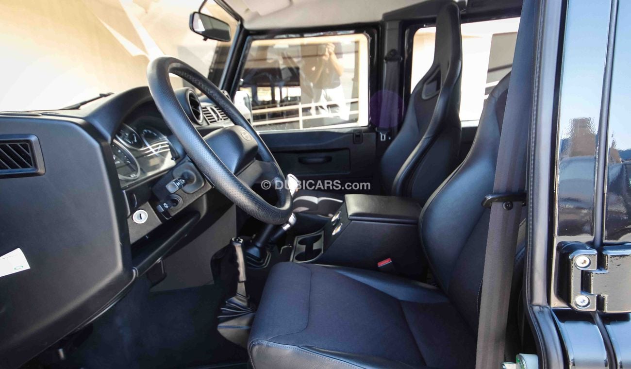 Land Rover Defender SVX