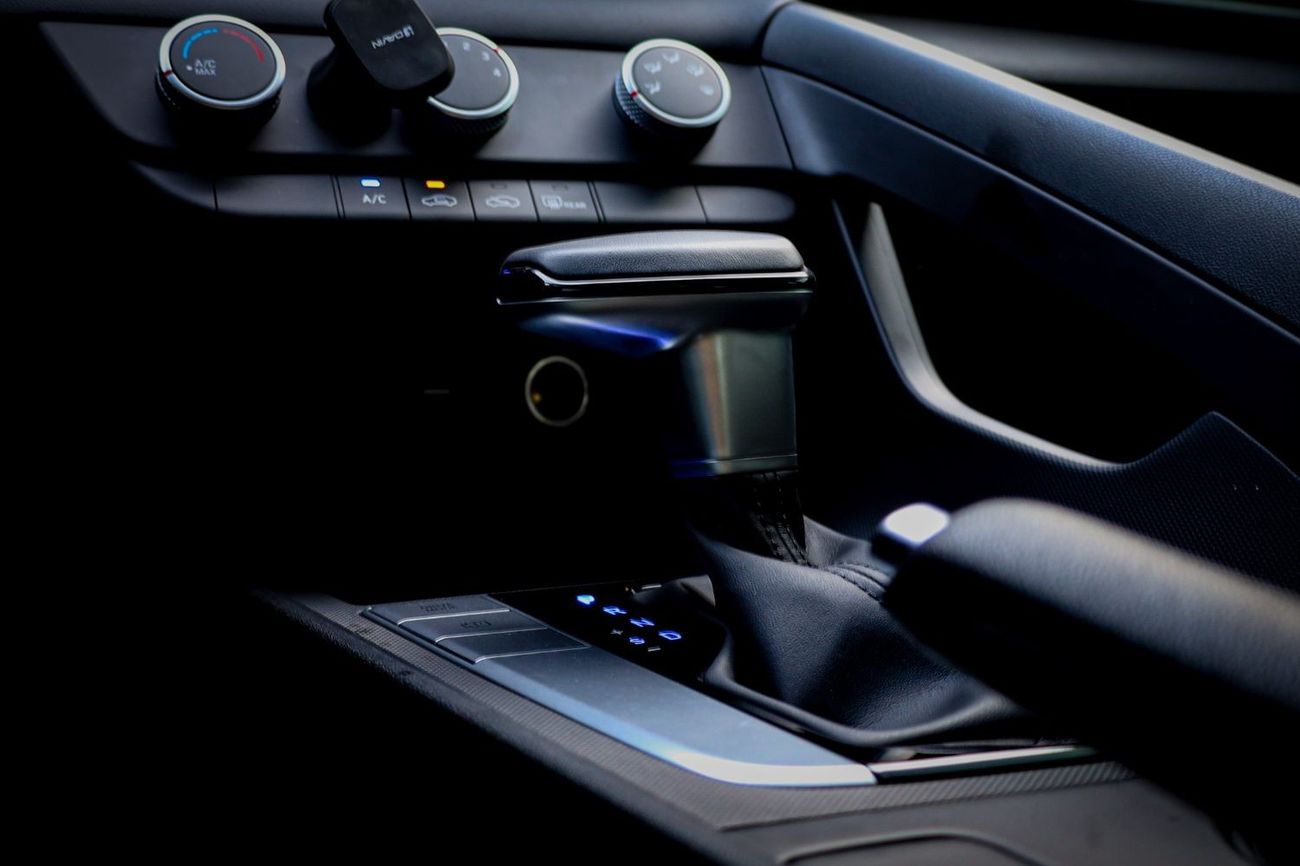 Hyundai Elantra Hyundai Elantra Comfort 2023 GCC under Agency Warranty with Flexible Down-Payment/ Flood Free.