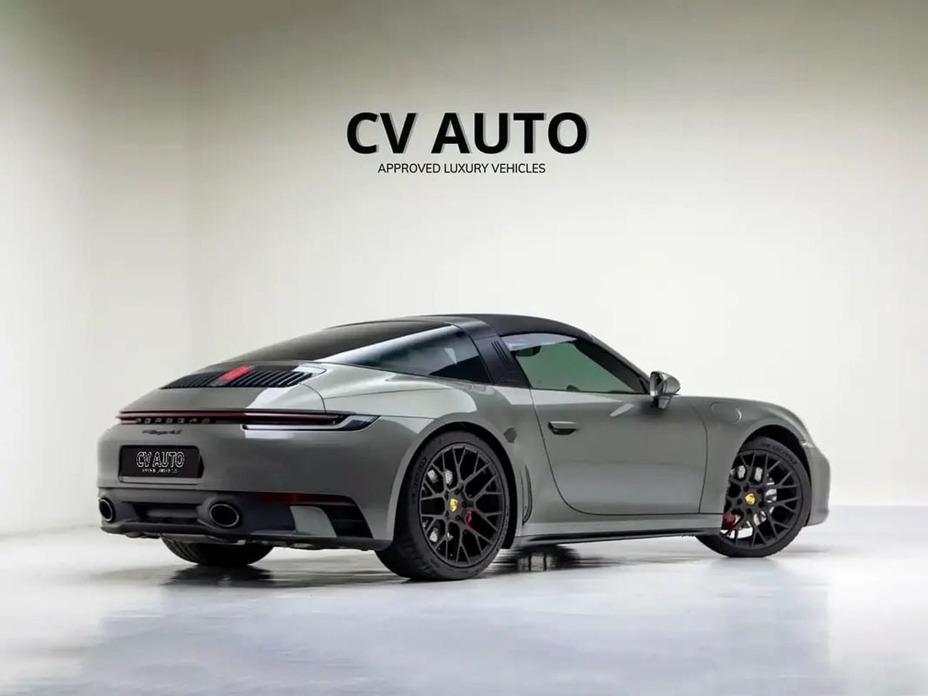 Porsche 911 TARGA 4S | With Warranty(Al Nabooda) - Full Dealer Service History