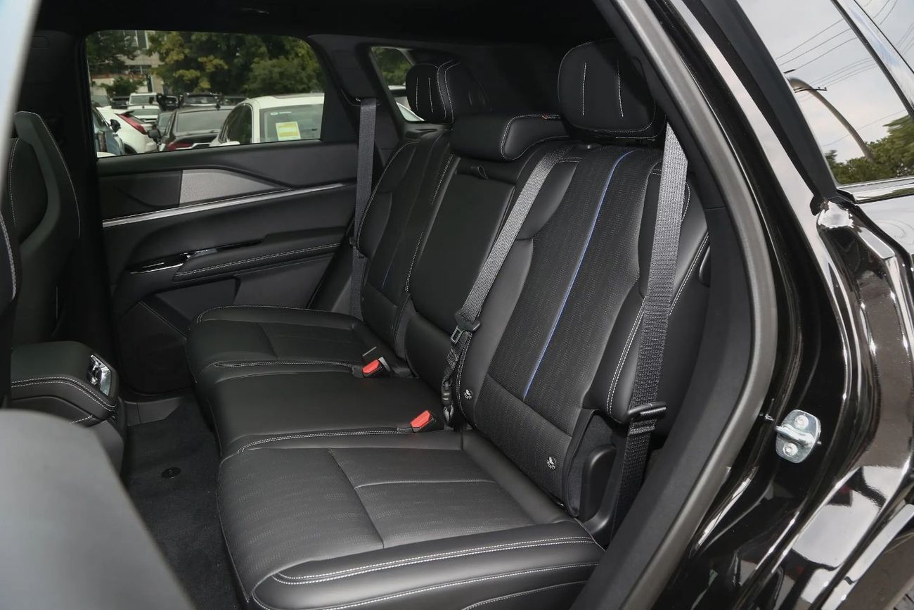 Cadillac XT5 2026 Model 28T All-Wheel Drive Luxury Edition