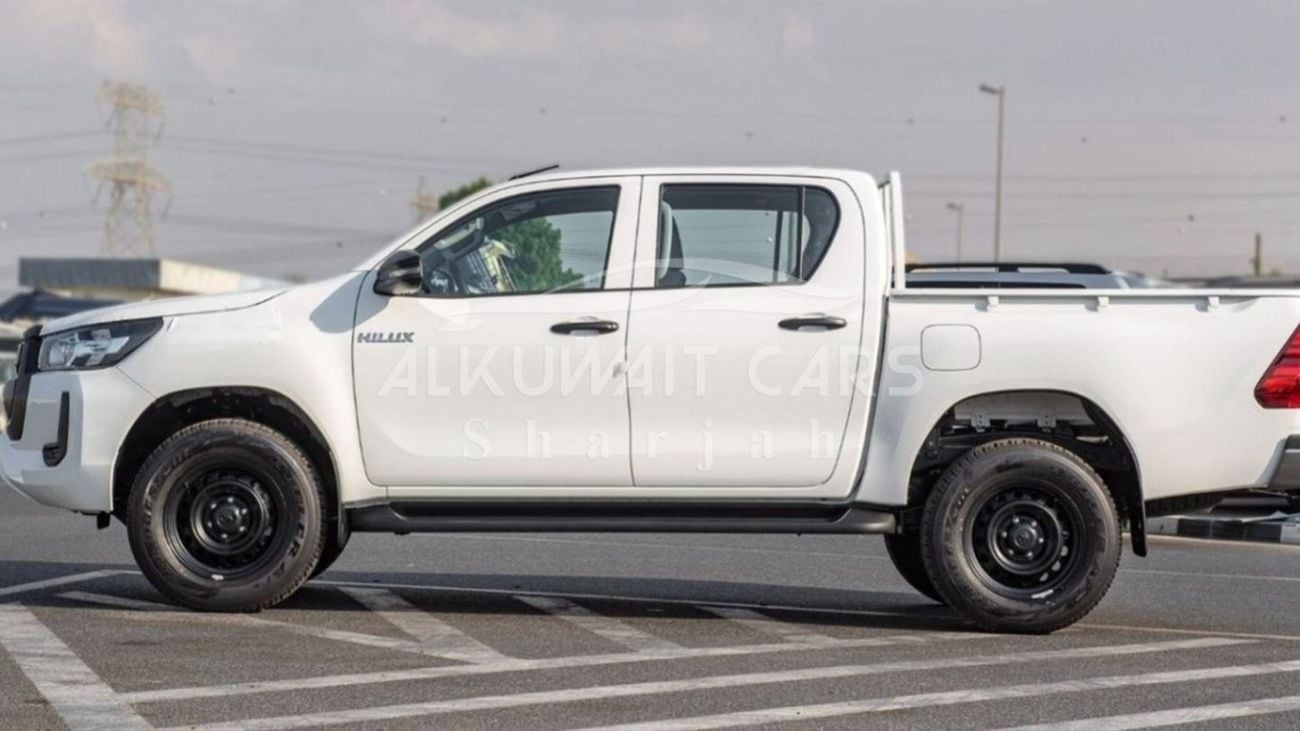 Toyota Hilux DC 2.4D MT 4X4 P.WINDOW MY2023 – WHITE