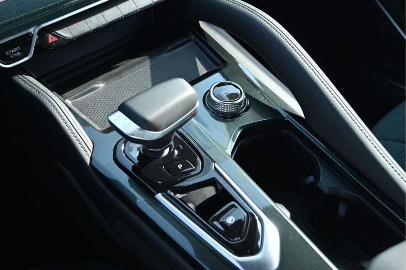 جيلي مونجارو Geely Monjaro 2.0L Turbo, 4WD Petrol, Model 2024 , Color Teal