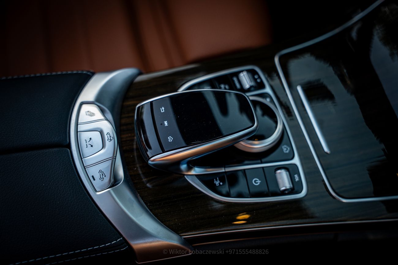 مرسيدس بنز C 300 كوبيه CONVERTIBLE , original paint, AMG line , FULL