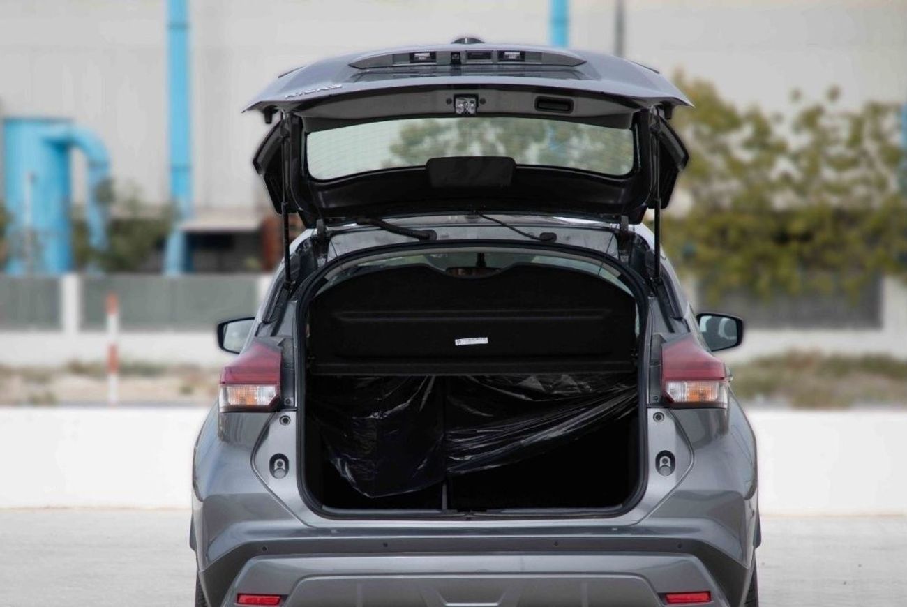 Nissan Kicks 2024 Nissan Kicks 1.6 SV - Grey Inside Black | Export Only