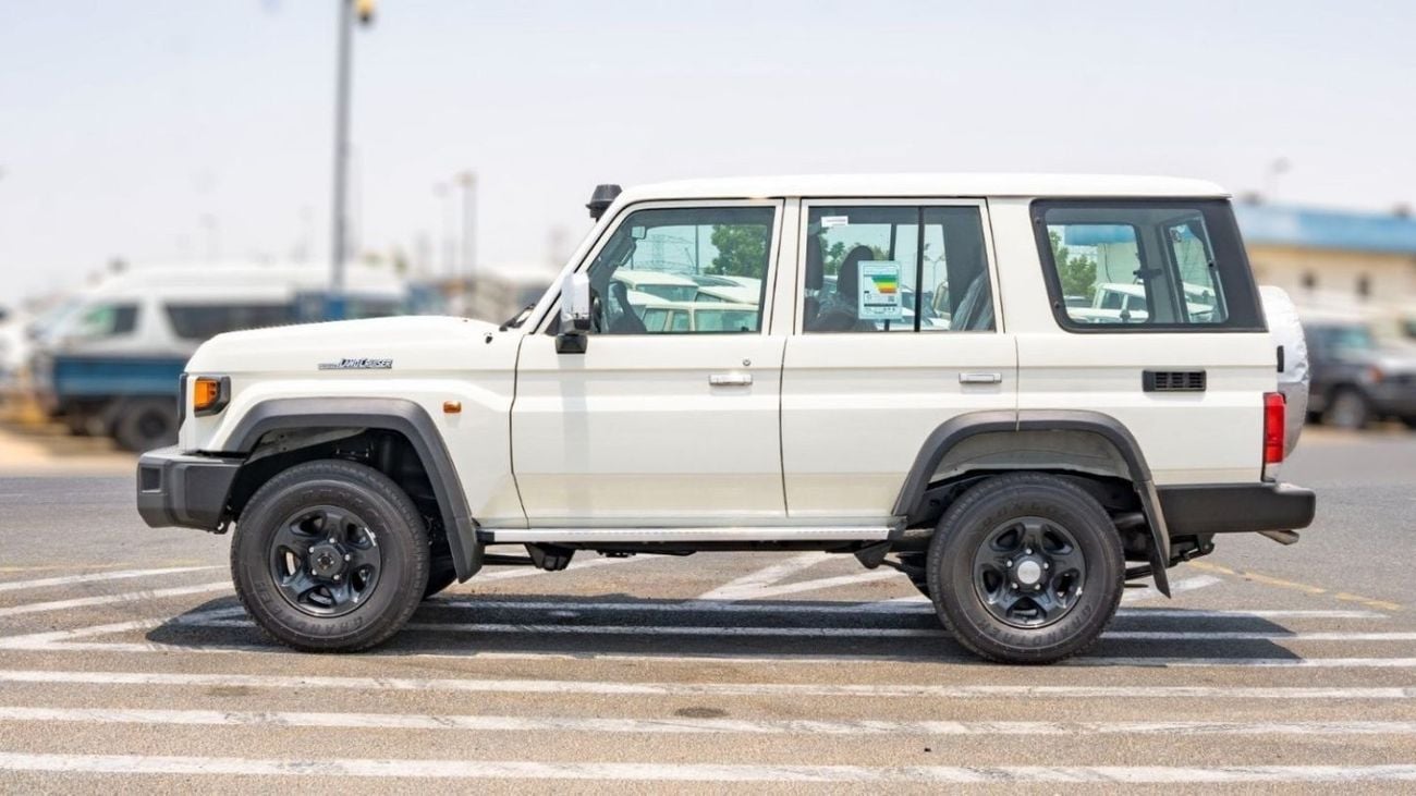 تويوتا لاند كروزر 70 2024 Toyota LC76 4.0L petrol MT Full option