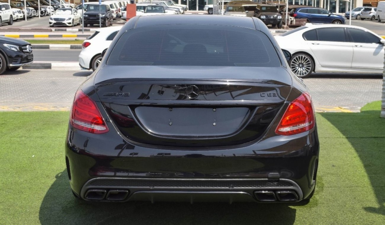 مرسيدس بنز C 63 AMG وارد كندا AMG كاملة المواصفات