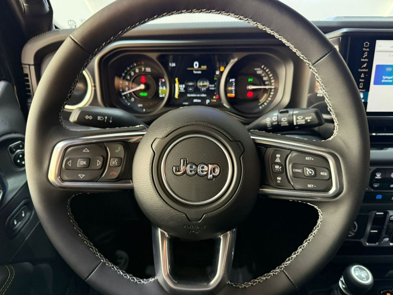 Jeep Wrangler Unlimited Sahara 2.0L A/T