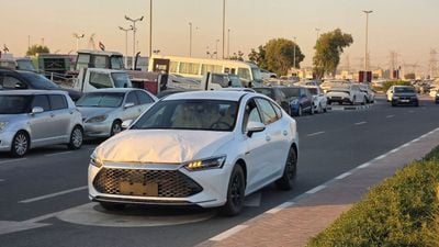 بي واي دي كين بلاس STANDARD 2025 GCC BYD QIN PLUS PHEV 1.5L WHITE