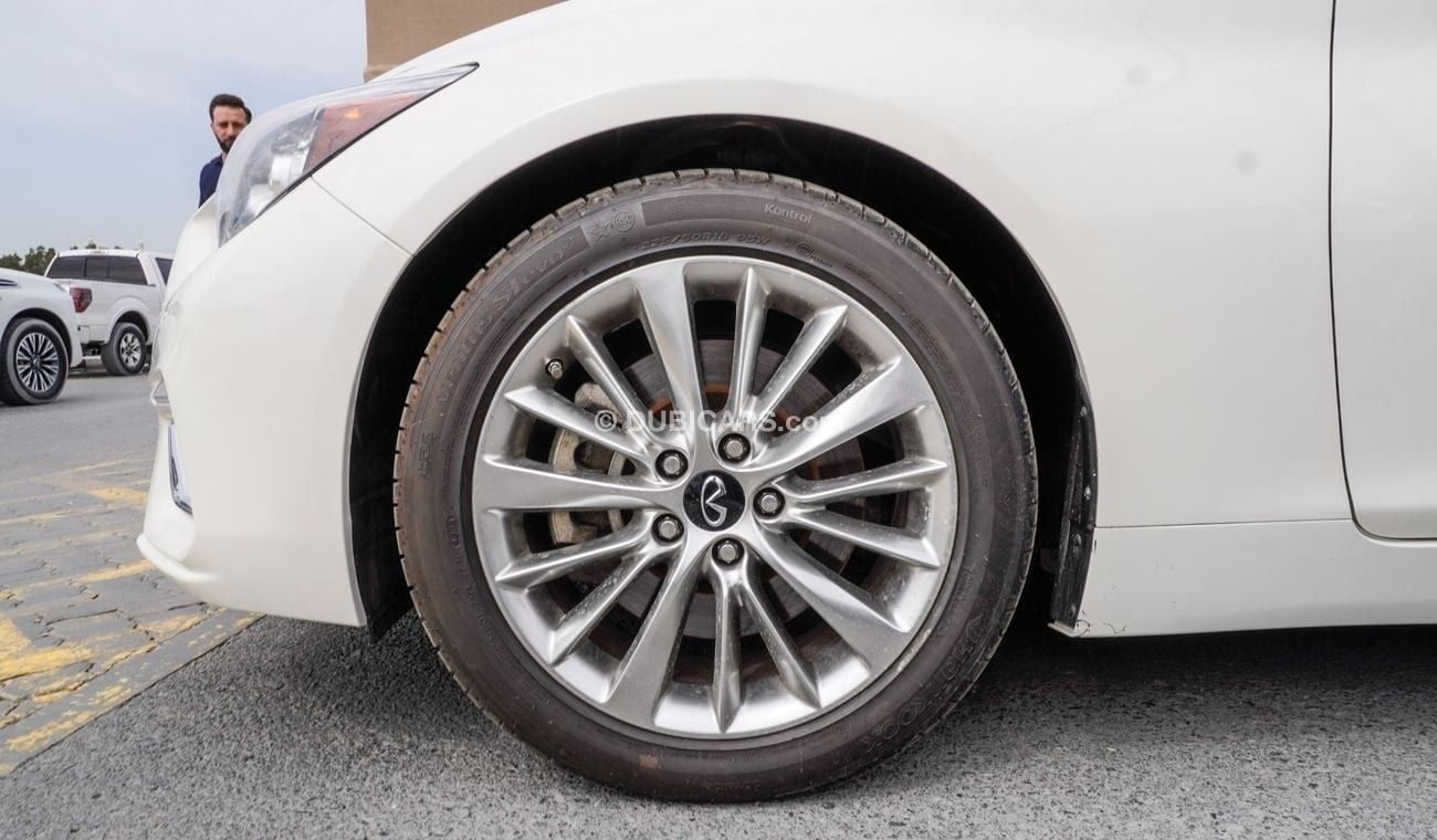 إنفينيتي Q50