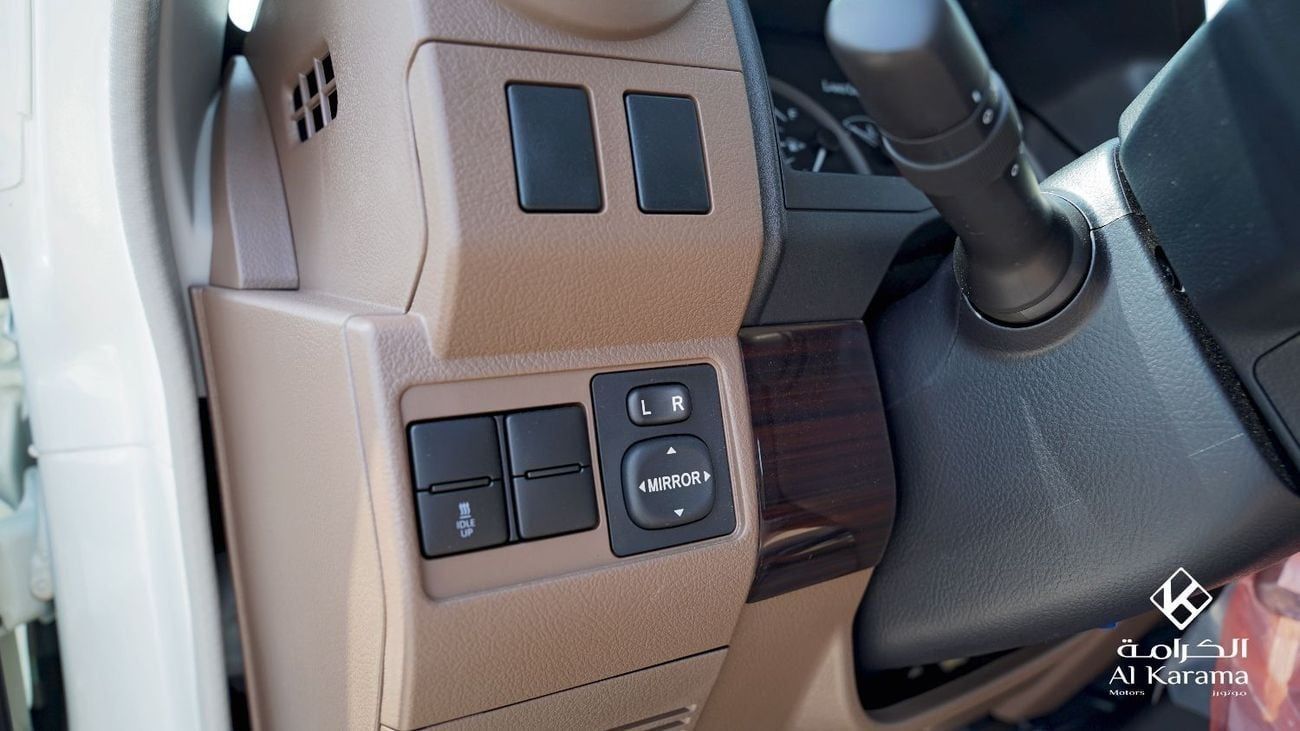 تويوتا لاند كروزر بيك آب LC79 | 2.8L Diesle 4x4 | Power Mirror | Power Haul | Automatic | Diff Lock