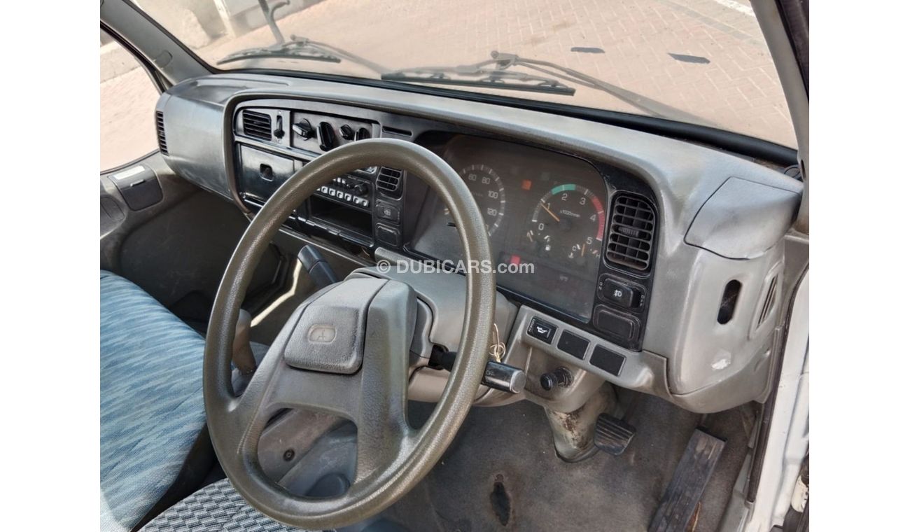 Mitsubishi Fuso Canter MITSUBISHI CANTER RIGHT HAND DRIVE (PM1236)