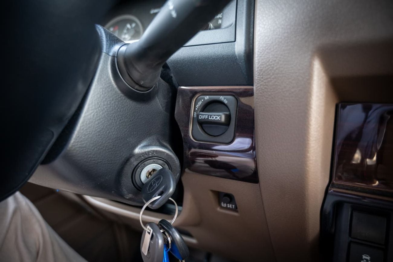 Toyota Land Cruiser Pickup 70 LC79 Double Cab 2.8L Turbo Diesel STD DL-E A/T 2026 MODEL GCC SPECS