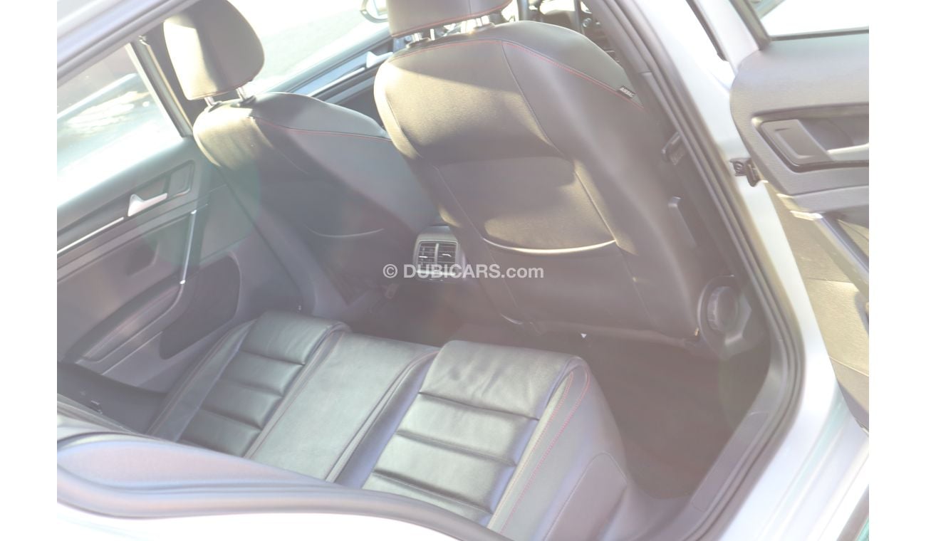 فولكس واجن جولف Volkswagen Golf GTI GCC V4 - Fully Loaded - Perfect Condition