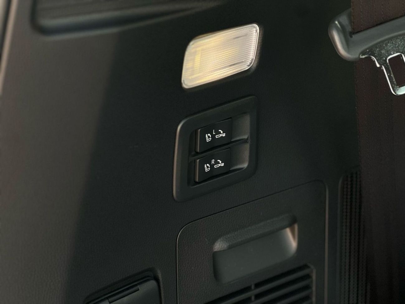 تويوتا لاند كروزر TOYOTA LAND CRUISER VXR 3.5L SUV 4WD 2025