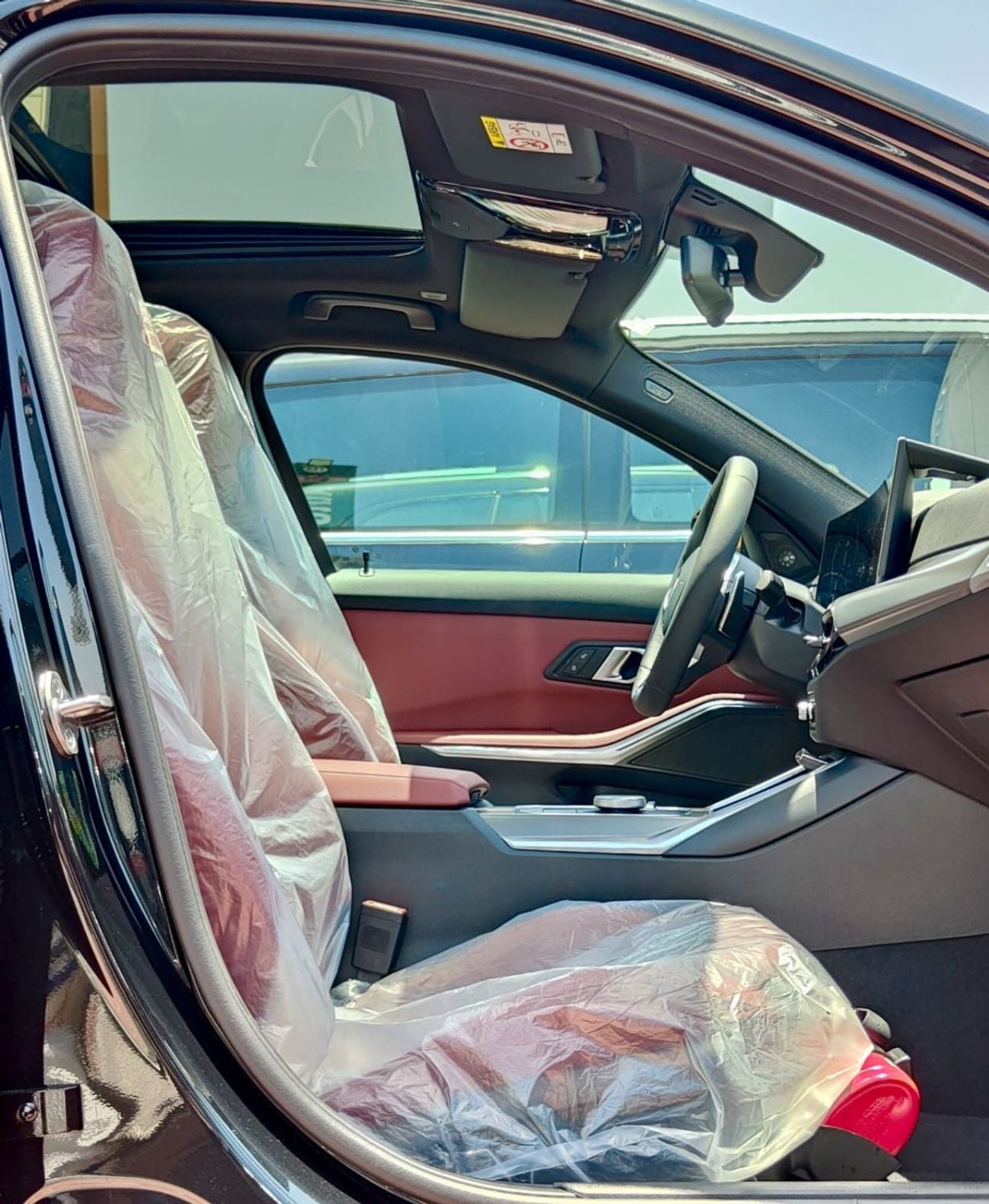 بي أم دبليو 318i LUXURY M SPORT PACKAGE LUXURY M SPORT PACKAGE