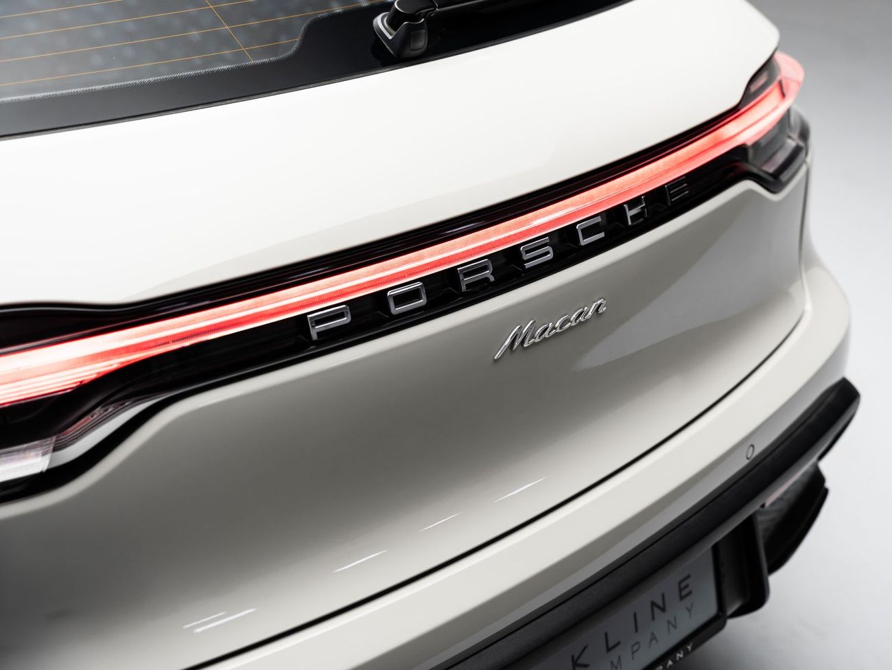 Porsche Macan Std 2.0L (252 HP) 2024 Porsche Macan, 2.0L TC I4, 4WD, 248 bhp, 7 Speed Automatic