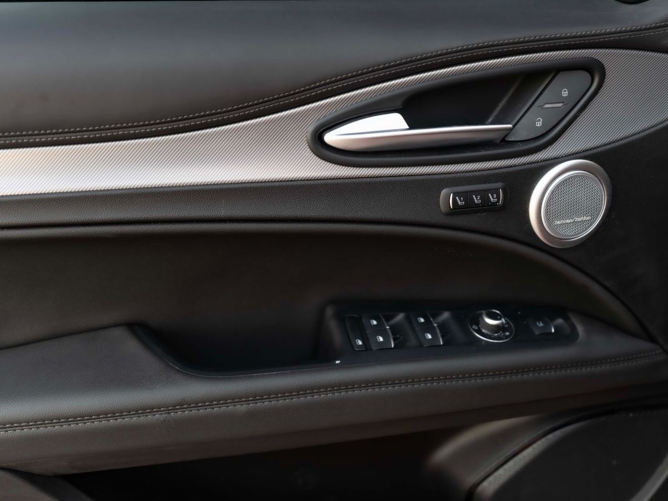 ألفا روميو ستيلفيو Veloce