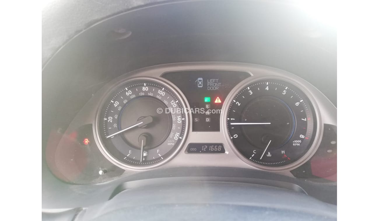 Lexus IS250 pearl white color