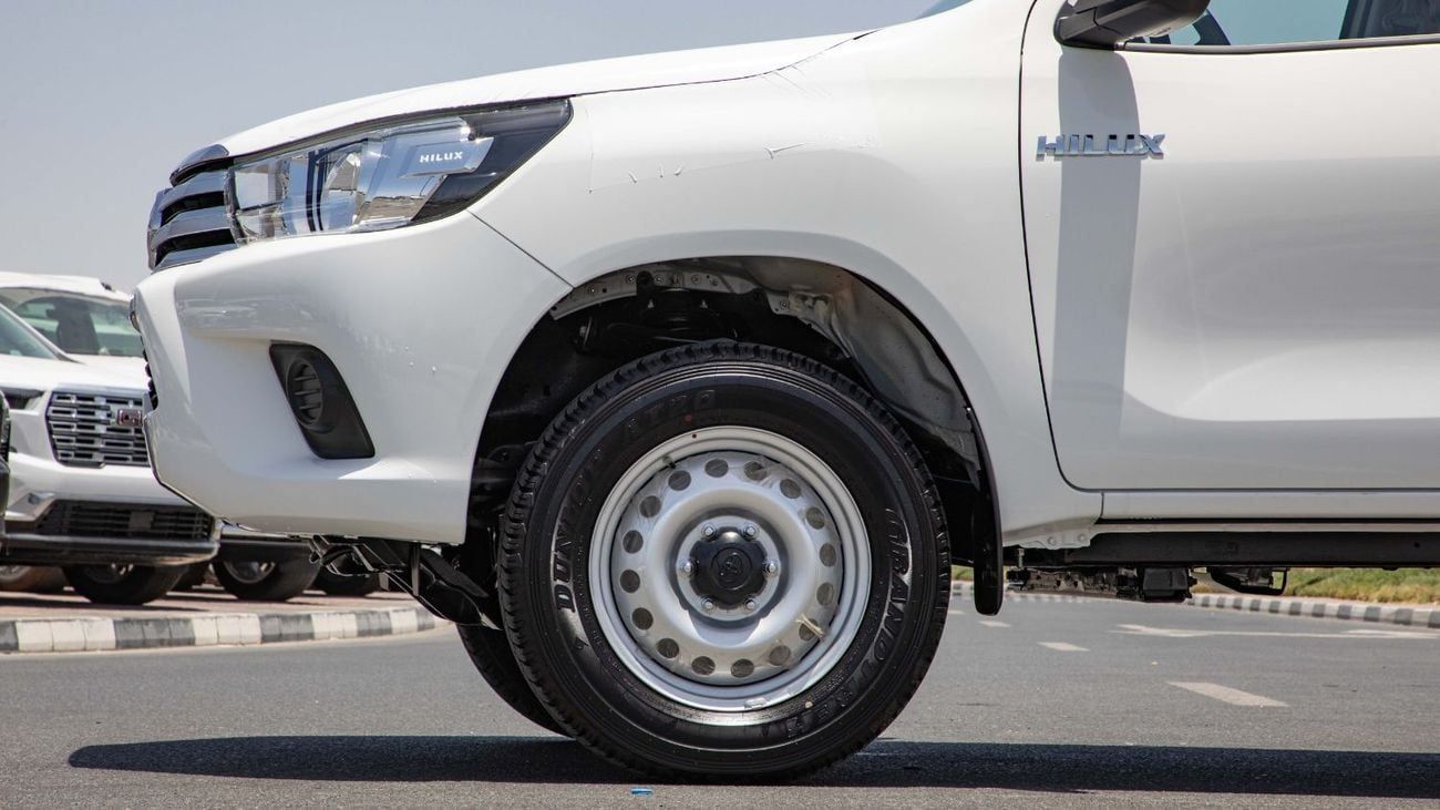 تويوتا هيلوكس DLX 2.4L DOUBLE CAB BASIC A/T
