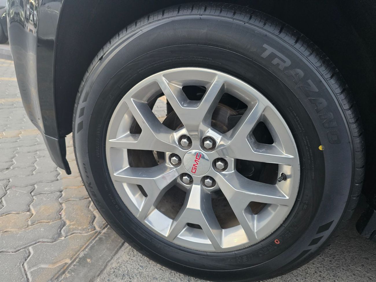 جي أم سي يوكون SLE 5.3L 4WD (8 Seater)