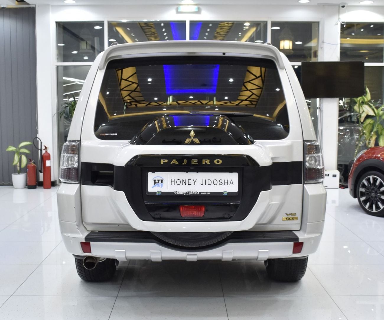 Mitsubishi Pajero GLS MIDLINE EXCELLENT DEAL for our Mitsubishi Pajero GLS ( 2019 Model ) in White Color GCC Specs