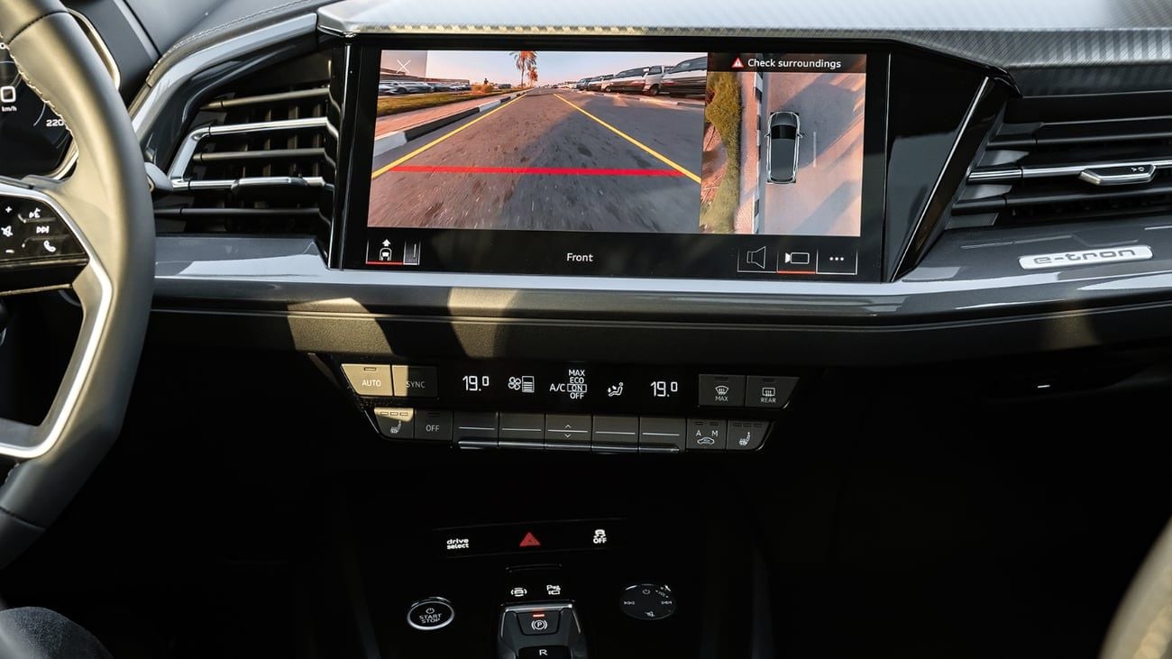 Audi Q4 etron 2025 | AUDI E-TRON Q4 40 TOP VERSION [ EXPORT ONLY ]