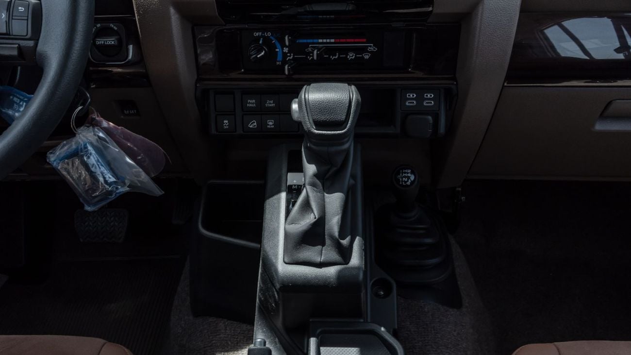 Toyota Land Cruiser 70 2026 Toyota Land Cruiser LC76 2.8L AT Diesel Full Option (Beige)