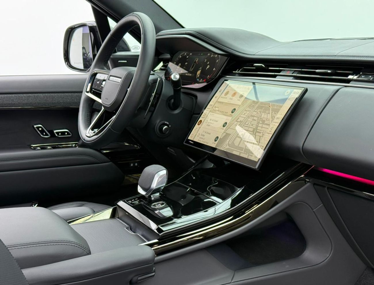 لاند روفر رينج روفر سبورت SE P360 2025 Range Rover Sport Dynamic SE ,Land Rover Warranty+ Service Contract ,Full Service Histo