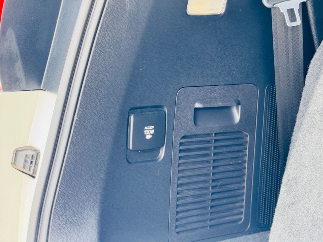 تويوتا لاند كروزر TOYOTA LAND CRUISER VXR TWIN-TURBO RIGHT HAND DRIVE DIESEL