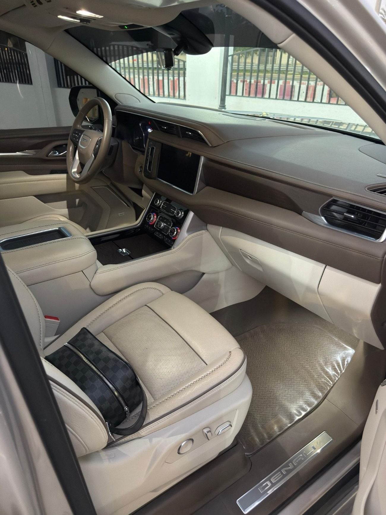 GMC Yukon DENALI
