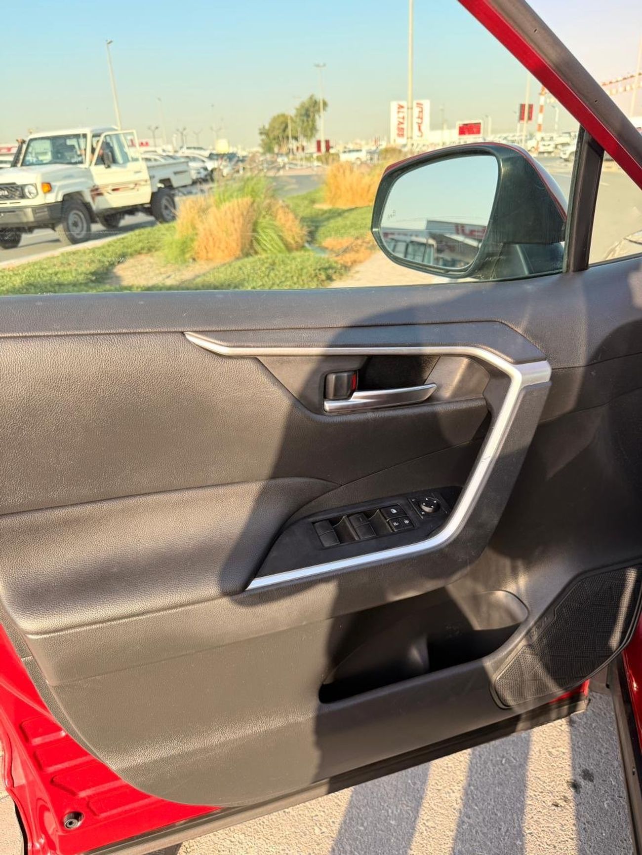 Toyota RAV4 XLE 2.5L hybrid Full option