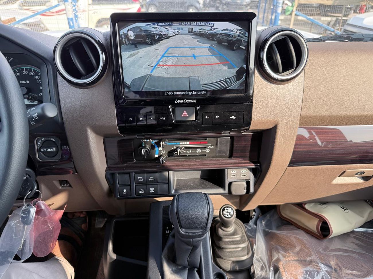 Toyota Land Cruiser 70 Toyota LC76 4.0L Petrol A/T Full Option 2025 (Export Only)