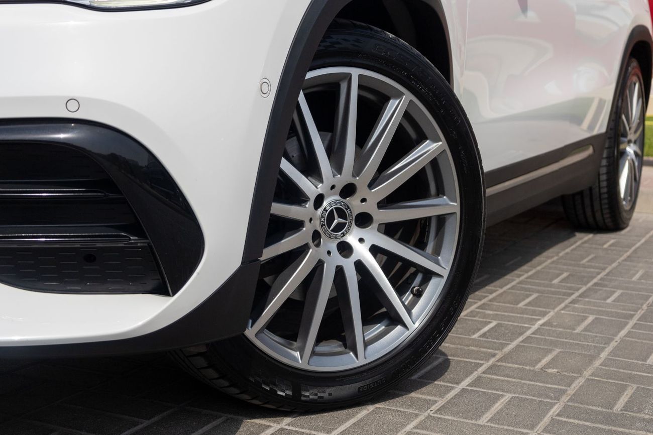 Mercedes-Benz GLA 200 Premium 1.4L