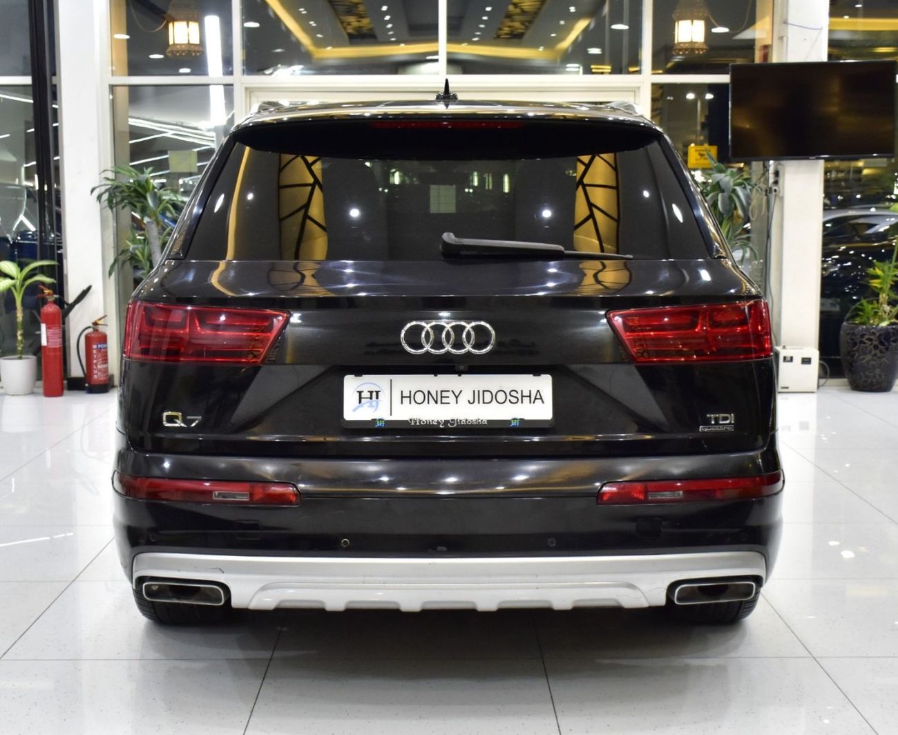 Audi Q7 EXCELLENT DEAL for our Audi Q7 TDi QUATTRO ( 2016 Model ) in Black Color European Specs