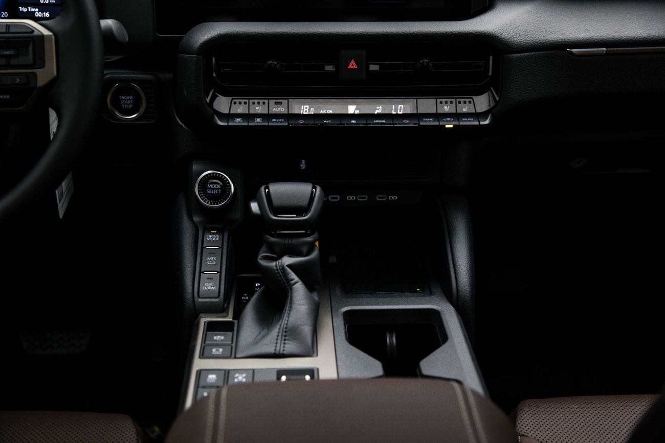 Toyota Prado ADVENTURE 2.8L - PLATINUM WHITE INSIDE DK CHESTNUT | EXPORT ONLY