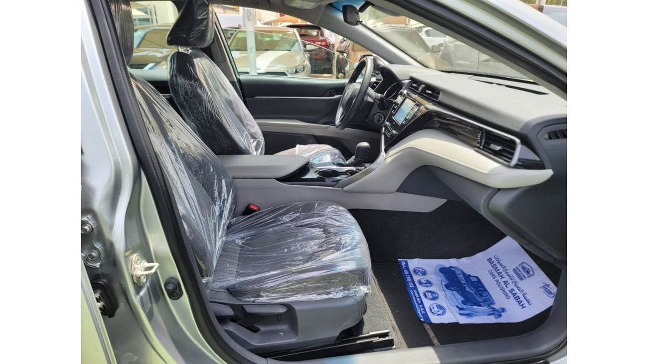 تويوتا كامري LE