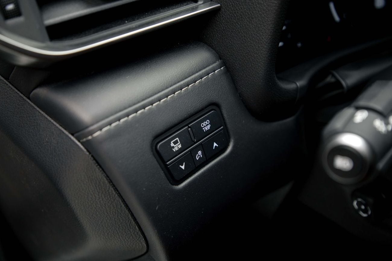 Lexus LX 600 Signature 3.5L - Sonic Quartz Inside Red | Export Only